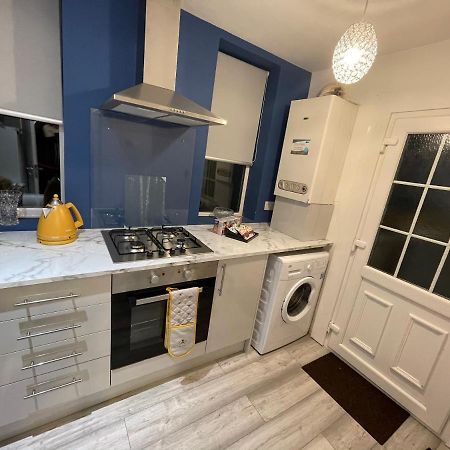 Hla Holytown Appartement Mossend Buitenkant foto