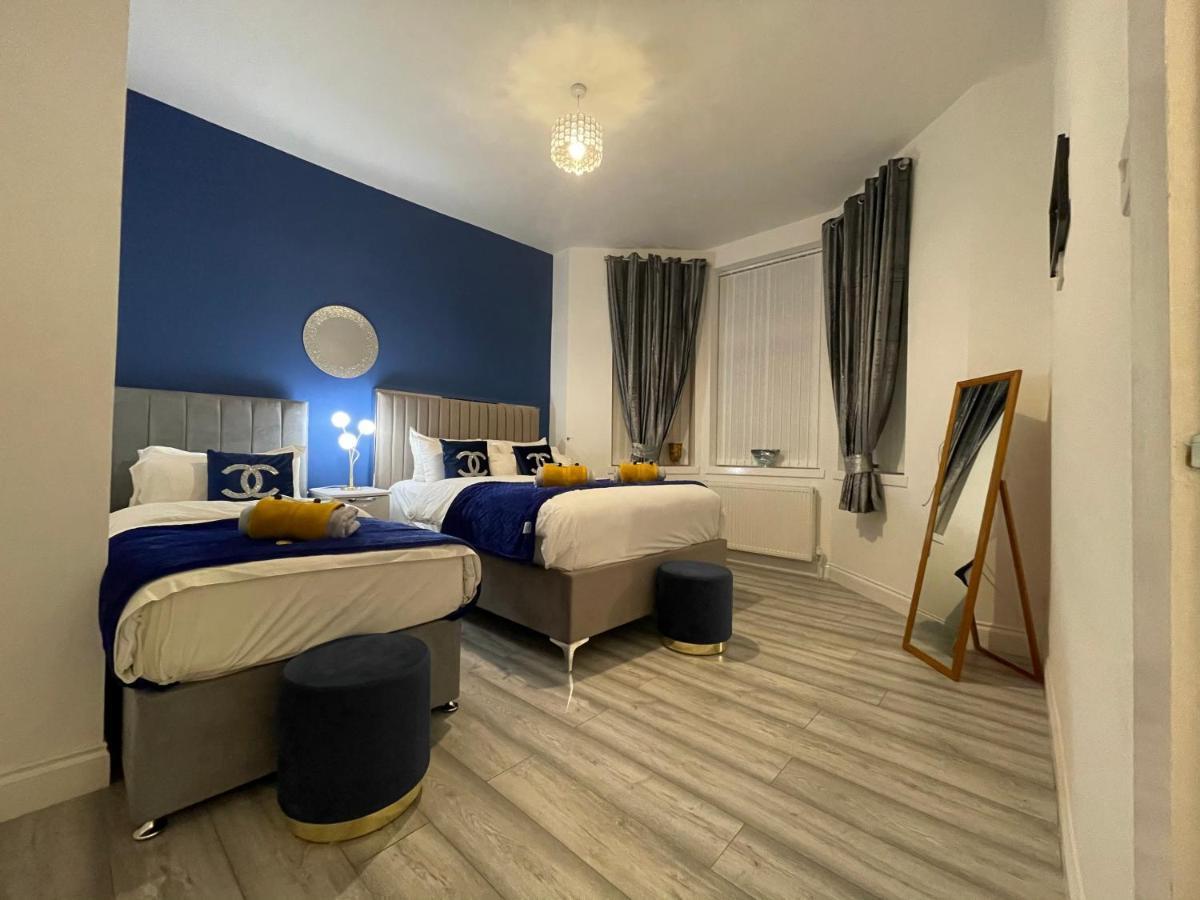 Hla Holytown Appartement Mossend Buitenkant foto