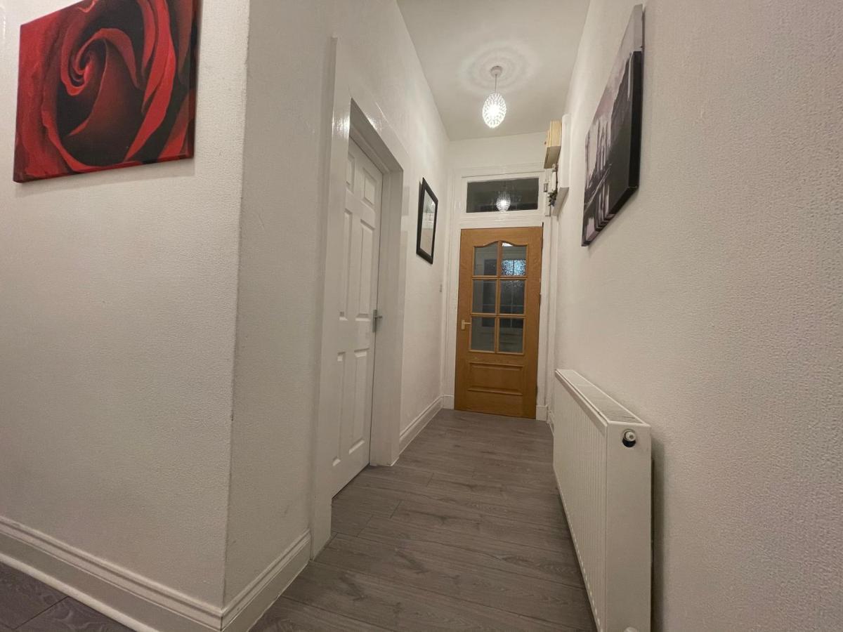 Hla Holytown Appartement Mossend Buitenkant foto