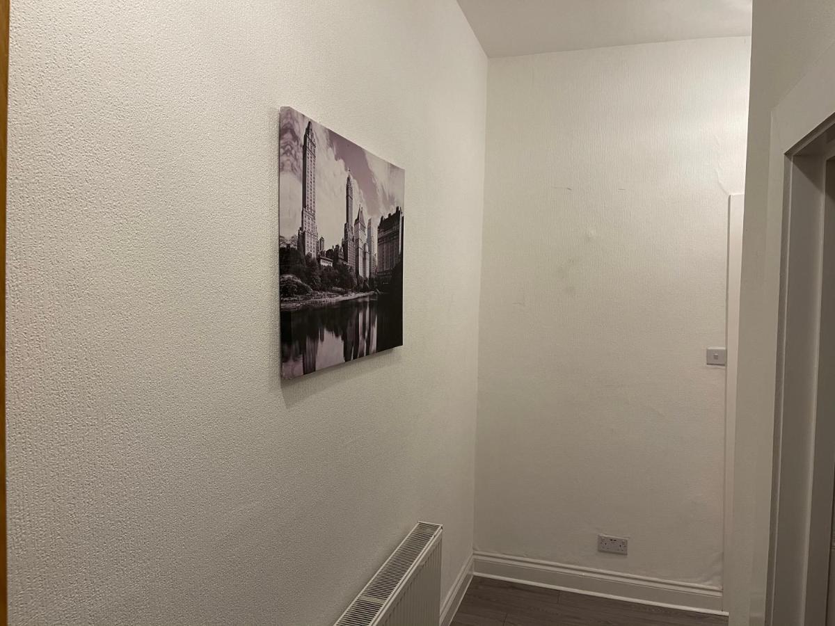 Hla Holytown Appartement Mossend Buitenkant foto