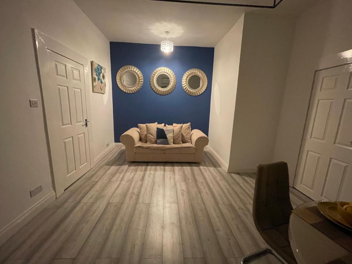 Hla Holytown Appartement Mossend Buitenkant foto