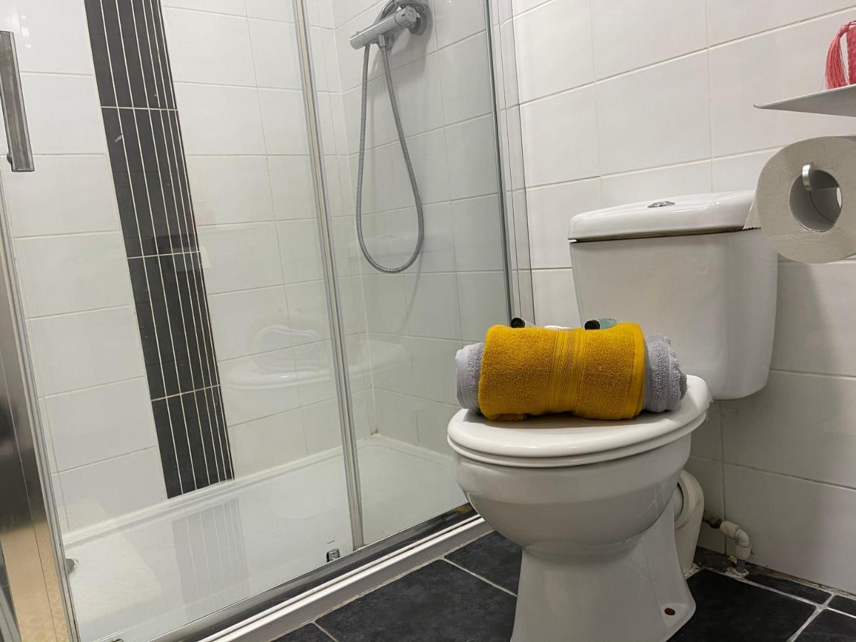 Hla Holytown Appartement Mossend Buitenkant foto