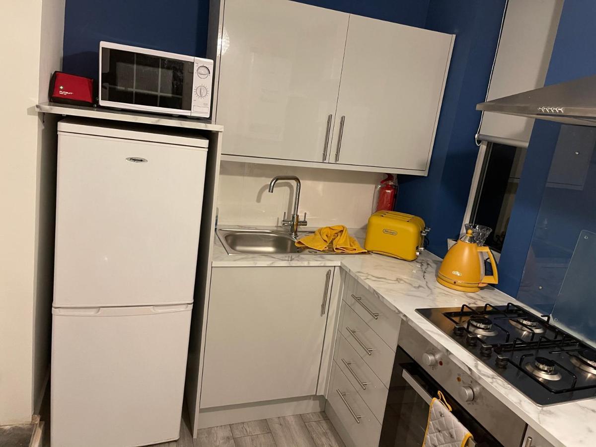 Hla Holytown Appartement Mossend Buitenkant foto