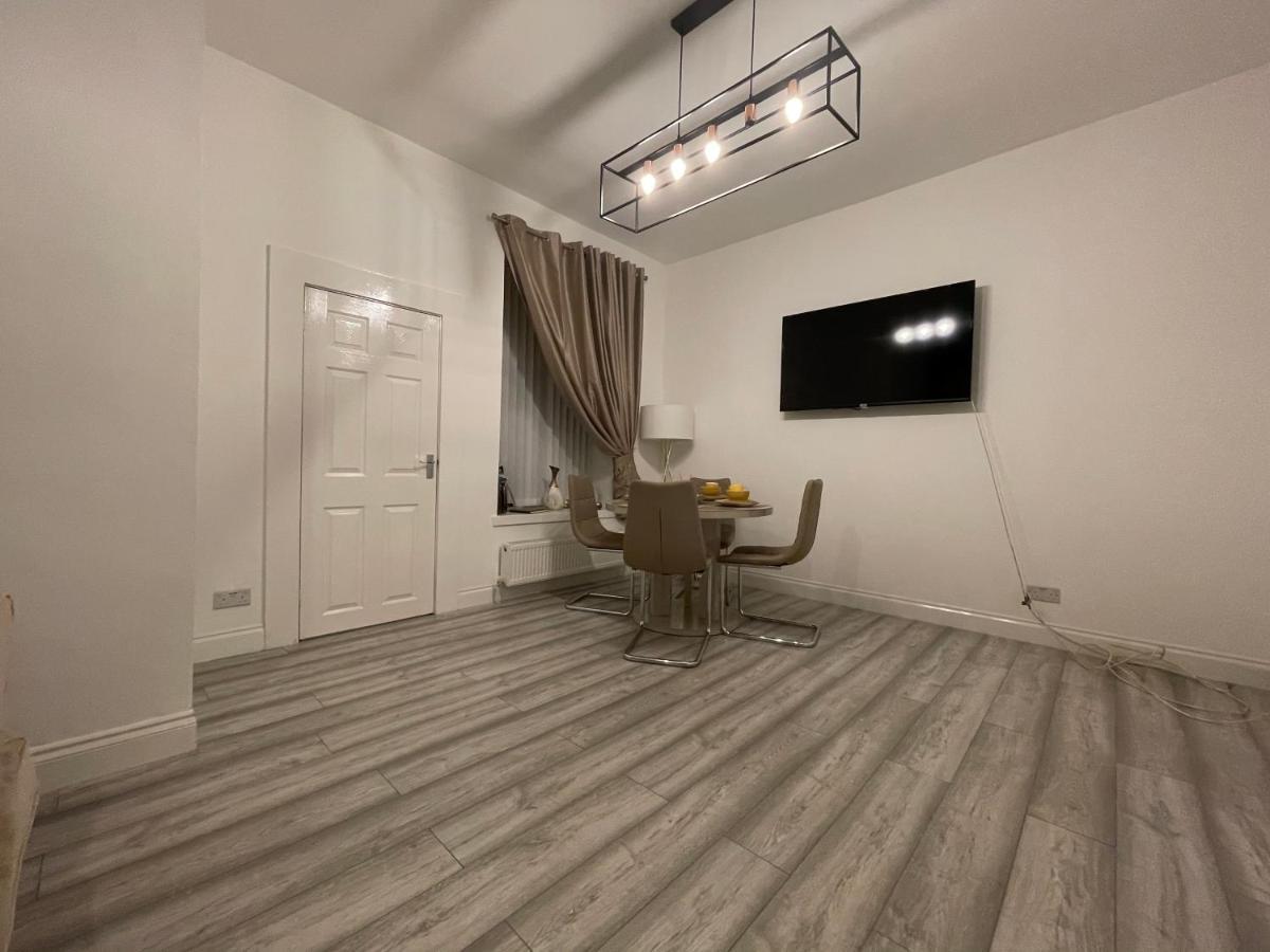 Hla Holytown Appartement Mossend Buitenkant foto