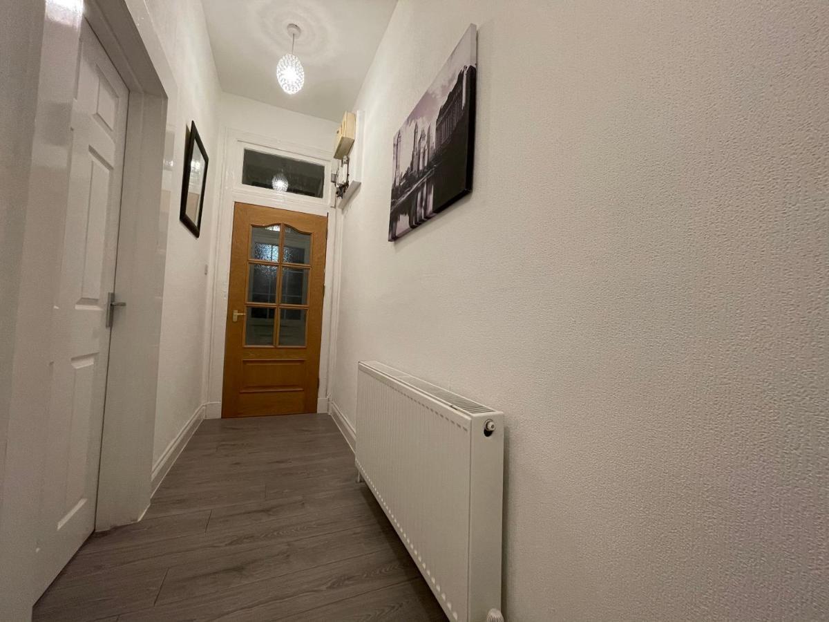 Hla Holytown Appartement Mossend Buitenkant foto