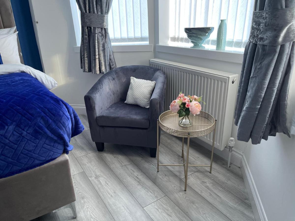 Hla Holytown Appartement Mossend Buitenkant foto