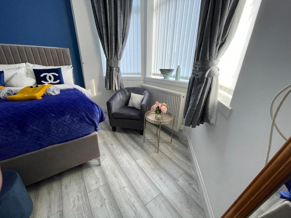Hla Holytown Appartement Mossend Buitenkant foto