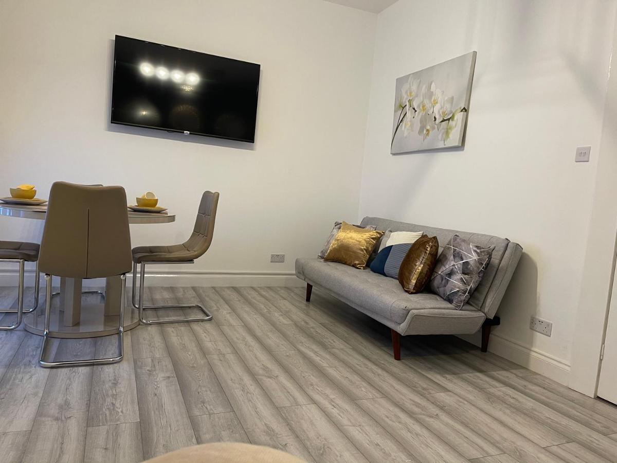 Hla Holytown Appartement Mossend Buitenkant foto